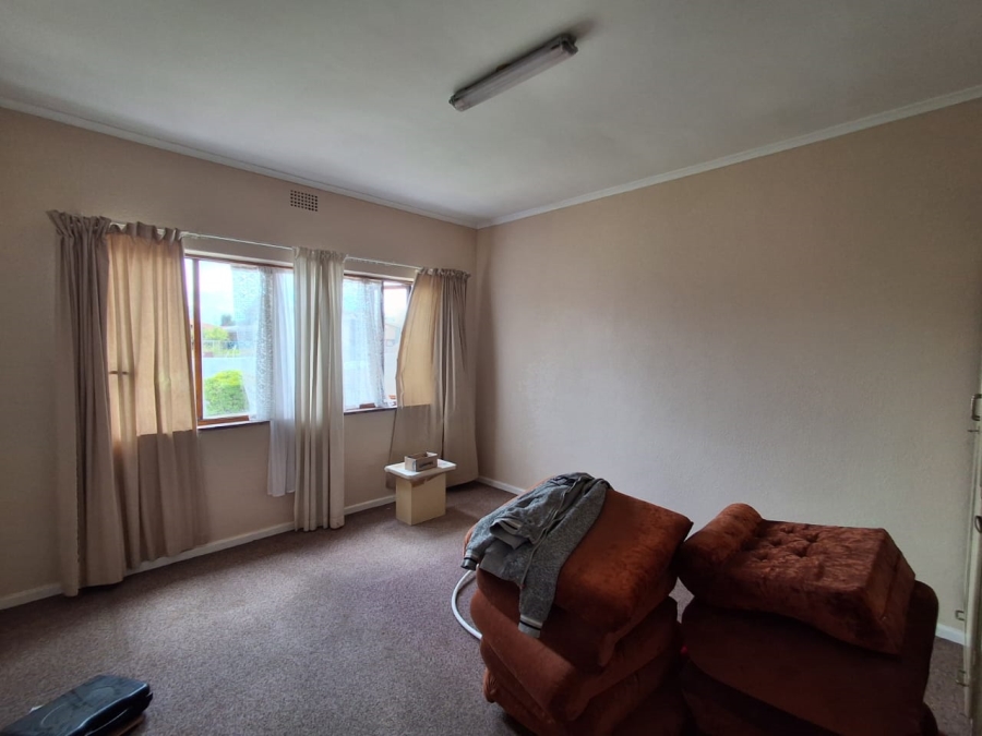 To Let 3 Bedroom Property for Rent in Churchill Estate Western Cape
